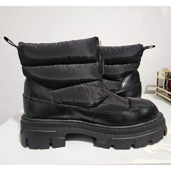 NEW H&M Warm Lined Padded Boots Womens 9.5 Chunky Platform Black - Picture 7 of 16